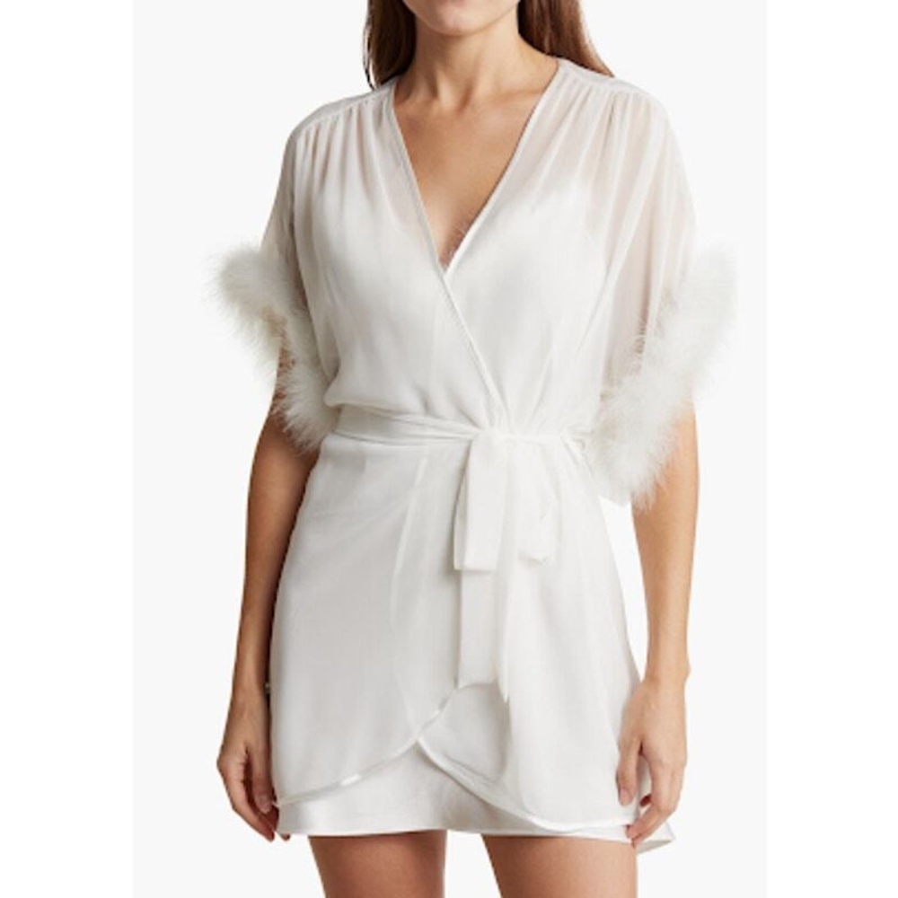 In Bloom by Jonquil Faux Fur Trim Chiffon Robe Wrap, White,  Medium/Large NWT
